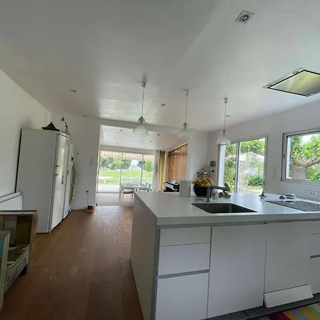 Lumineuse Pieds Dans L'eau, Acces Direct, Clim, Jardin, Free Wifi, Park, Ideale Famille! - Fr-1-423-295 Villa